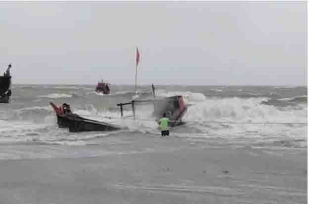 সাগরে গভীর নিম্নচাপ, ঘূর্ণিঝড়ে রূপ নিতে পারে আজ